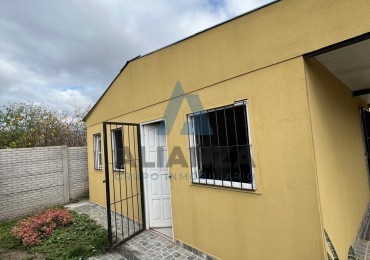 Hermosa casa en venta en B. Las huellas