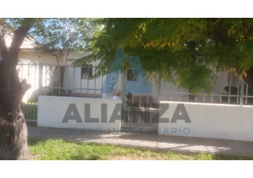 CASA 4 DORMITORIOS - CALLE EDUARDO WILDE